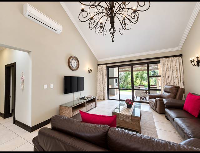 4 BEDROOM TOWNHOUSE TO LET IN BALLITO CENTRAL